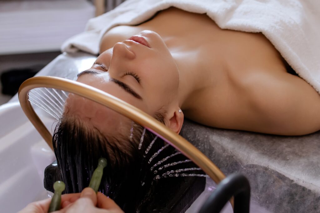 Close-up,Of,A,Woman,Receiving,A,Relaxing,Japanese,Head,Spa